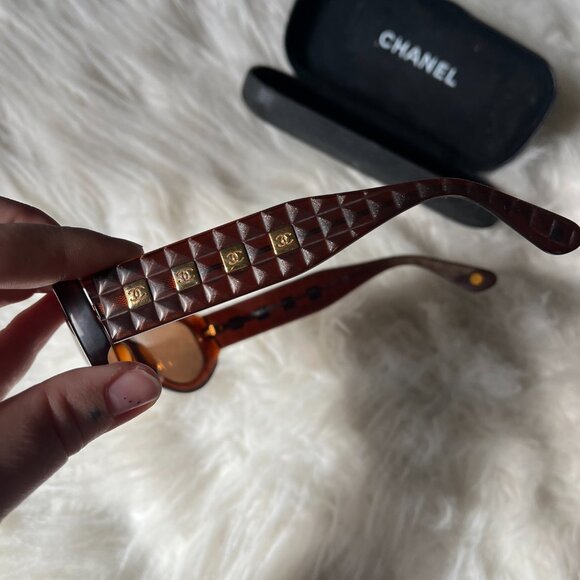 Vintage Chanel Brown Quilted Gold Logo Tile Sunglasses RARE - Picture 6 of 11